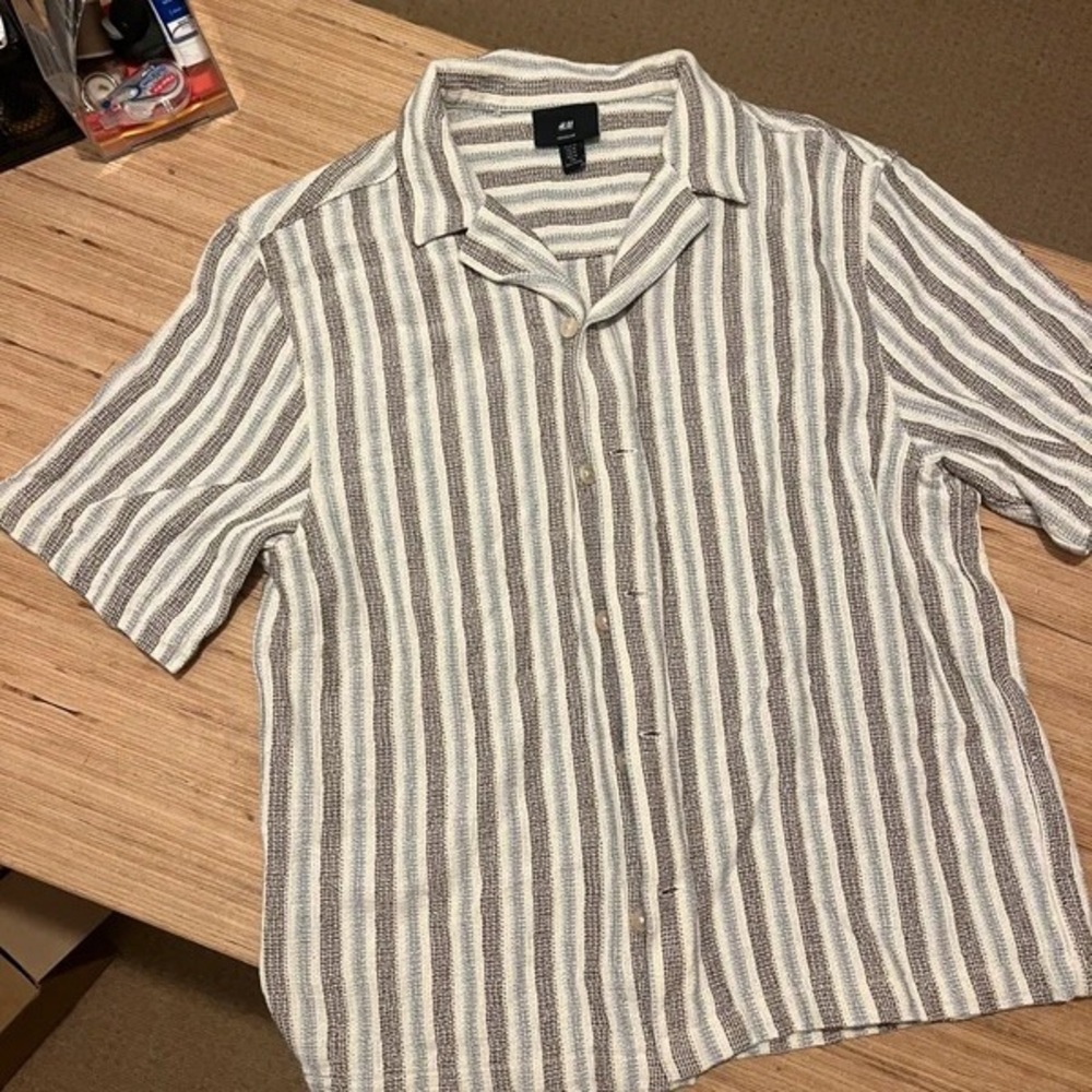 H&M Short Sleeve Vertical Stripe Button-Down Shirt - White & Brown